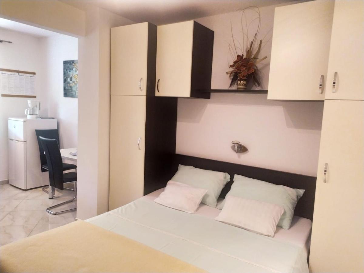 Rimbaldo Apartments Krk Town Eksteriør bilde