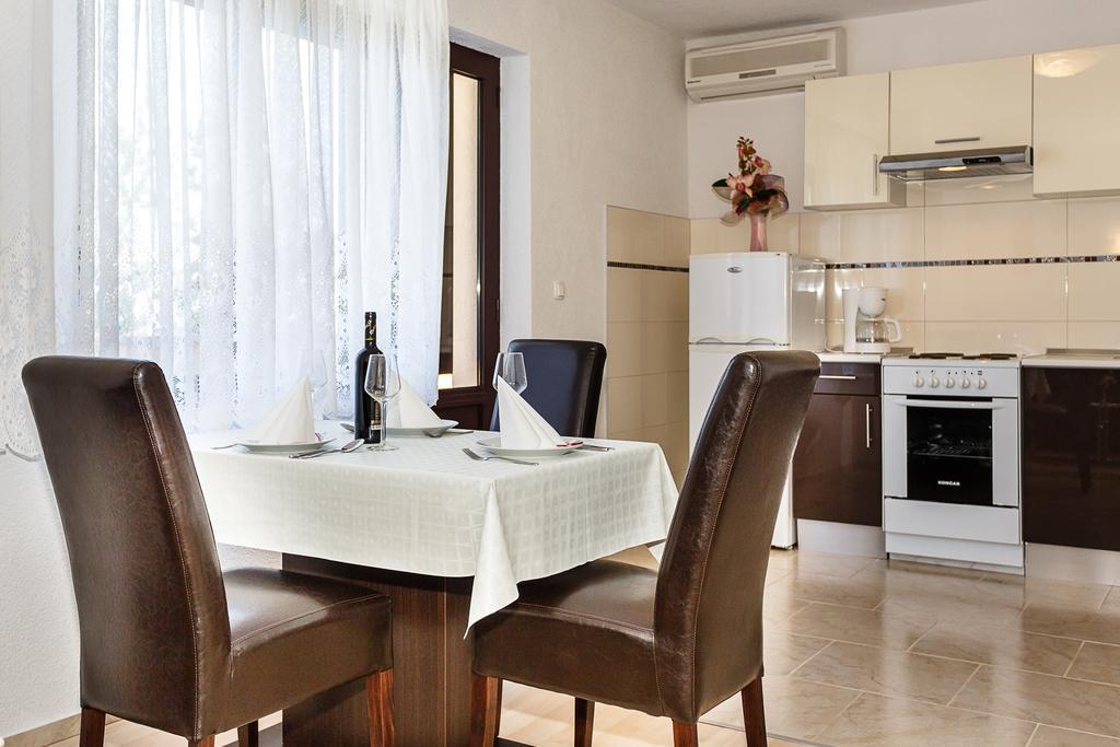 Rimbaldo Apartments Krk Town Eksteriør bilde