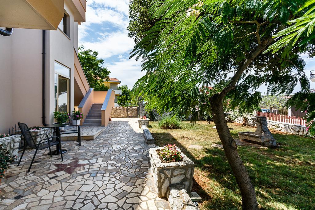 Rimbaldo Apartments Krk Town Eksteriør bilde