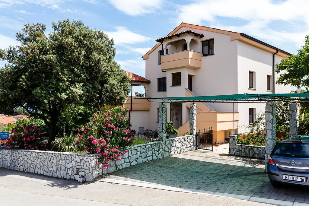 Rimbaldo Apartments Krk Town Eksteriør bilde